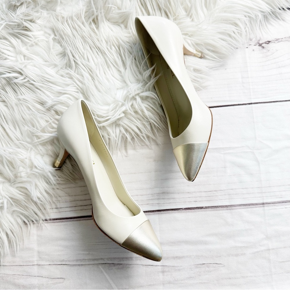 Chanel Ivory Lambskin Leather Gold Cap Pointed Toe CC Kitten Heels Size 38 - Picture 7 of 13
